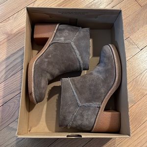 Ugg Women’s Kasen Booties